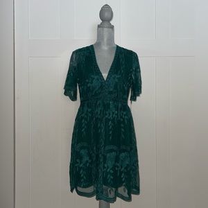 Haute Monte Lace Style Dress, NWT, size L, Broken Zipper